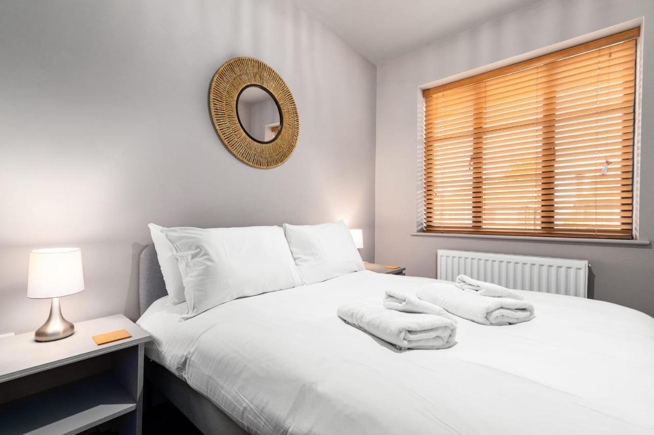 Lovely 2-Bed Apartment - Hosted By Guestready Londra Dış mekan fotoğraf