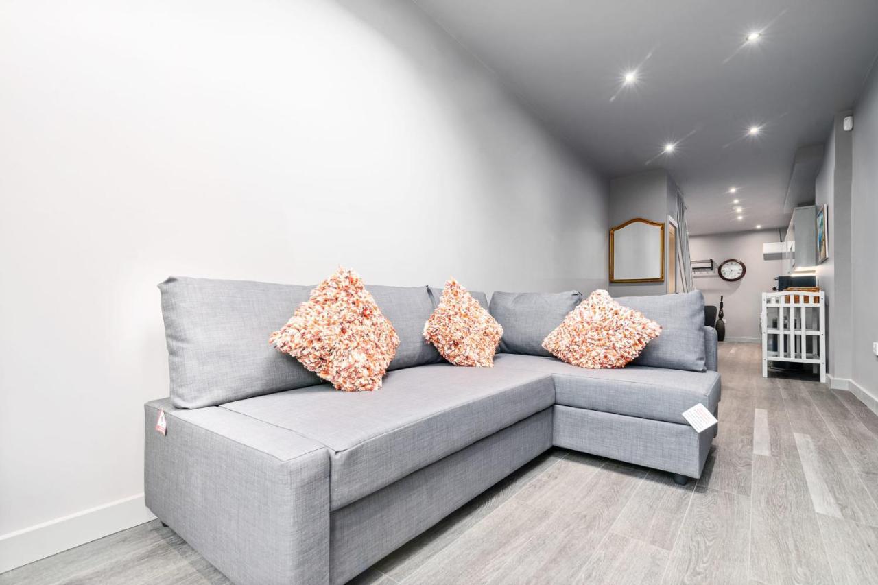 Lovely 2-Bed Apartment - Hosted By Guestready Londra Dış mekan fotoğraf