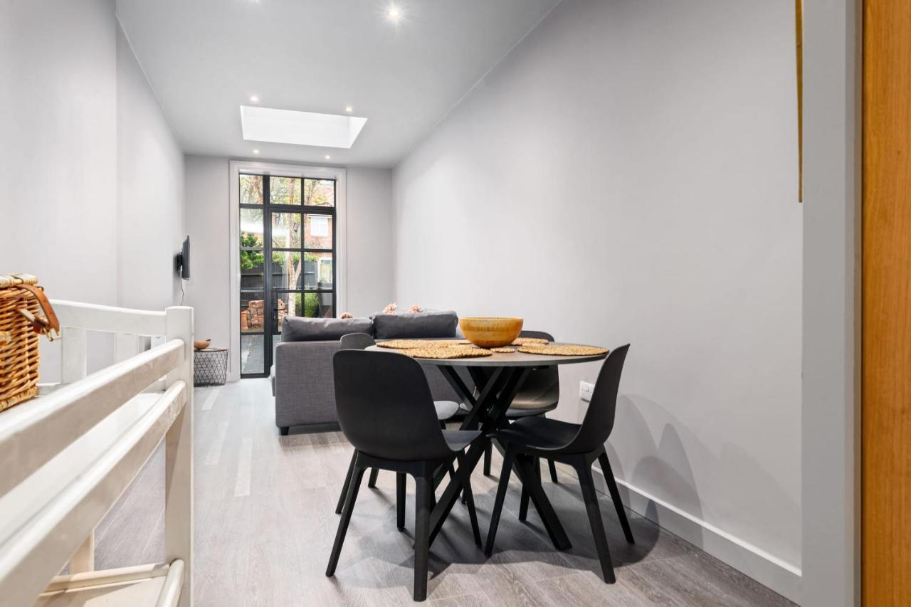 Lovely 2-Bed Apartment - Hosted By Guestready Londra Dış mekan fotoğraf