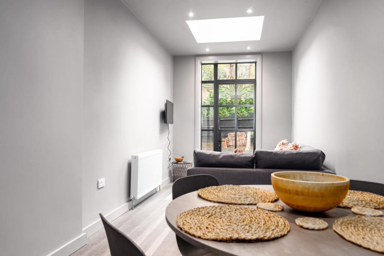 Lovely 2-Bed Apartment - Hosted By Guestready Londra Dış mekan fotoğraf