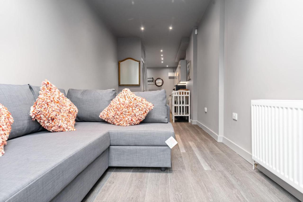 Lovely 2-Bed Apartment - Hosted By Guestready Londra Dış mekan fotoğraf